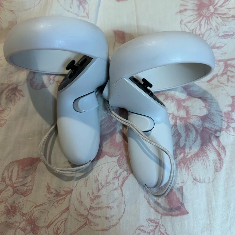 Meta Quest 2 VR Headset - White